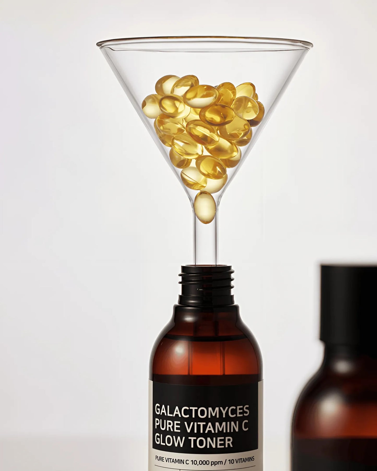 تونر توهج فيتامين سي النقي من سوم باي مي جالاكتوميسز - 200 مل